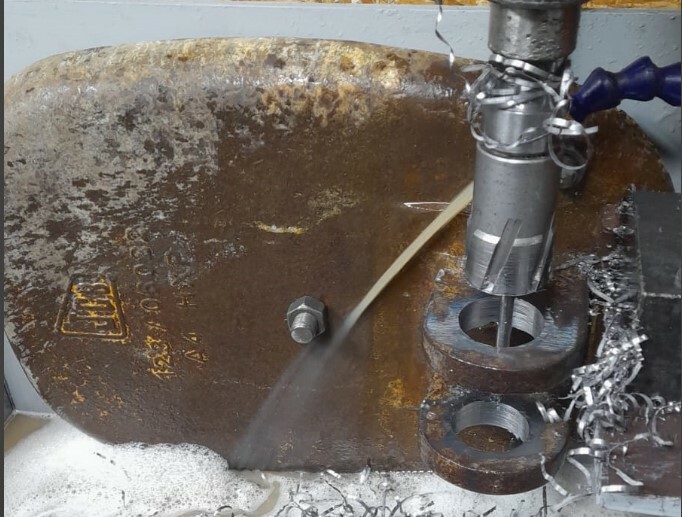 Ремонт опорного башкама трактора JCB Ремонт опорного башкама трактора JCB